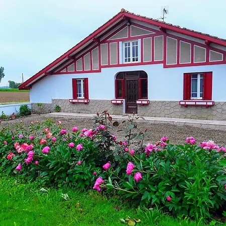 Holiday home Maison Du Coucou *