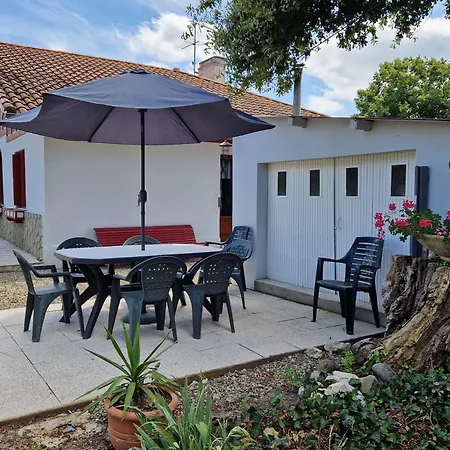 Maison Du Coucou Ferienhaus *